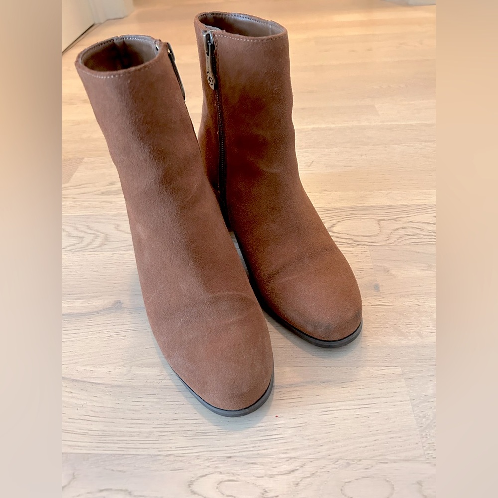 Blondo Waterproof Ankle Boots for Women, Waterproof Suede Ankle Boot, Size 5.5M